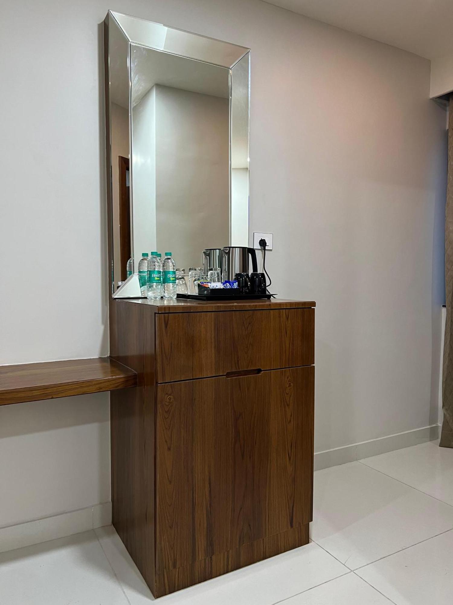 Hotel Pasupala Inn Anantapur Extérieur photo